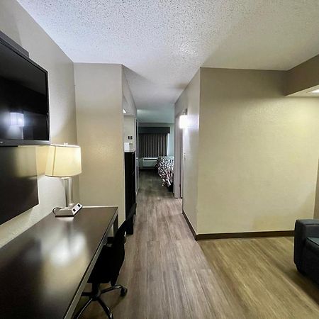 Red Roof Inn & Suites Jackson - Richland Eksteriør billede