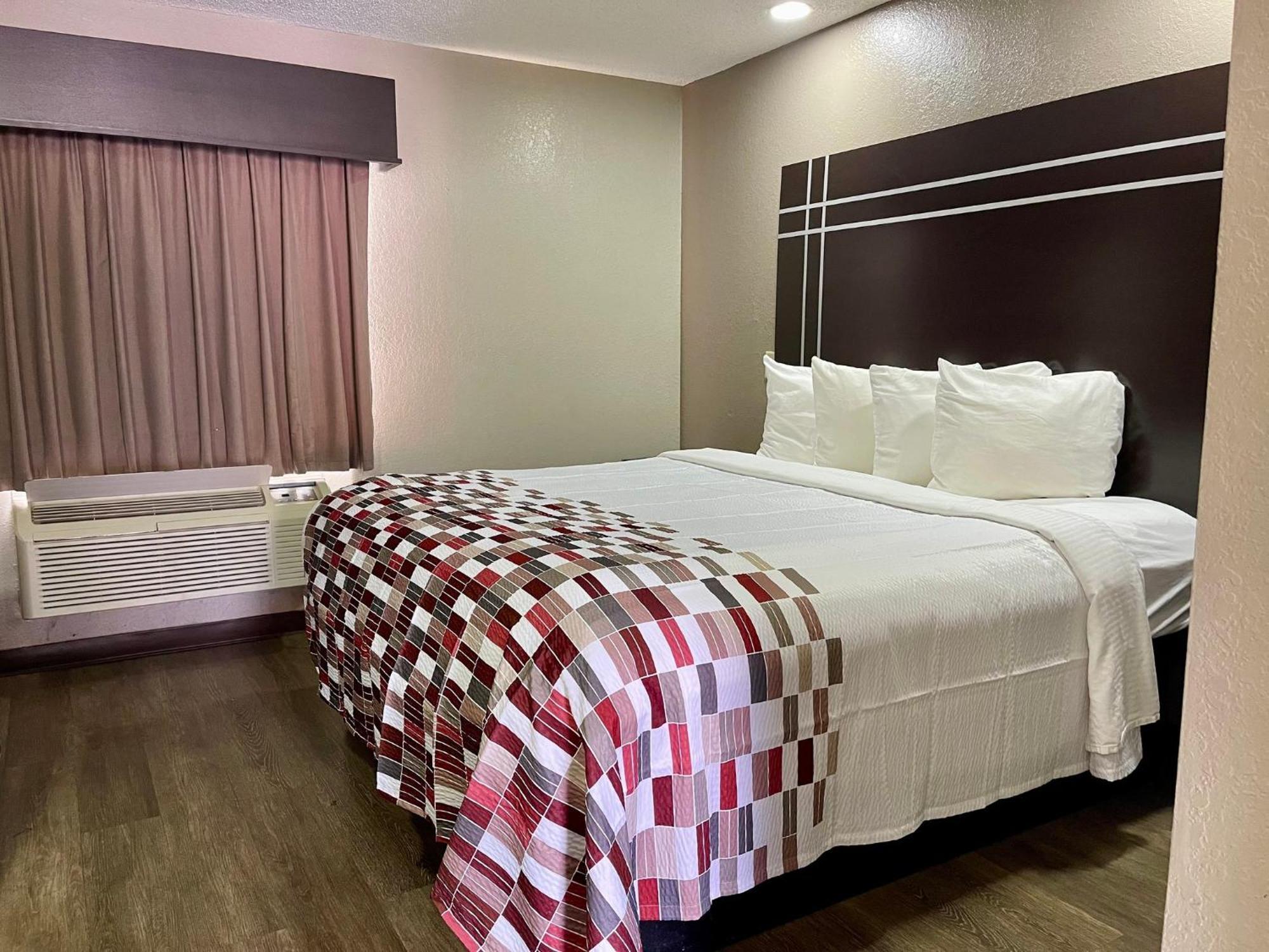 Red Roof Inn & Suites Jackson - Richland Eksteriør billede