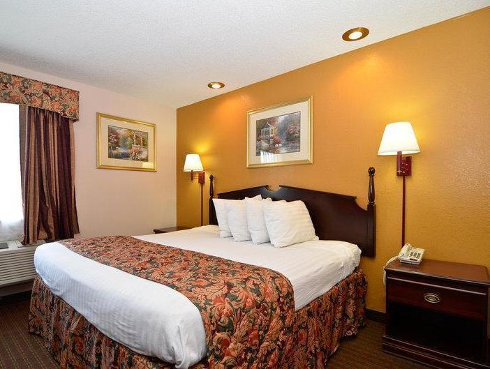 Red Roof Inn & Suites Jackson - Richland Eksteriør billede