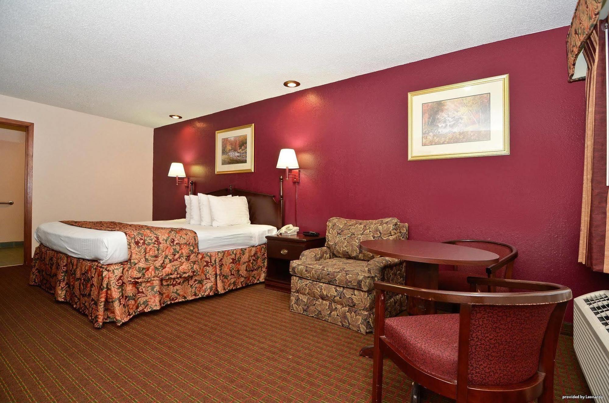 Red Roof Inn & Suites Jackson - Richland Eksteriør billede